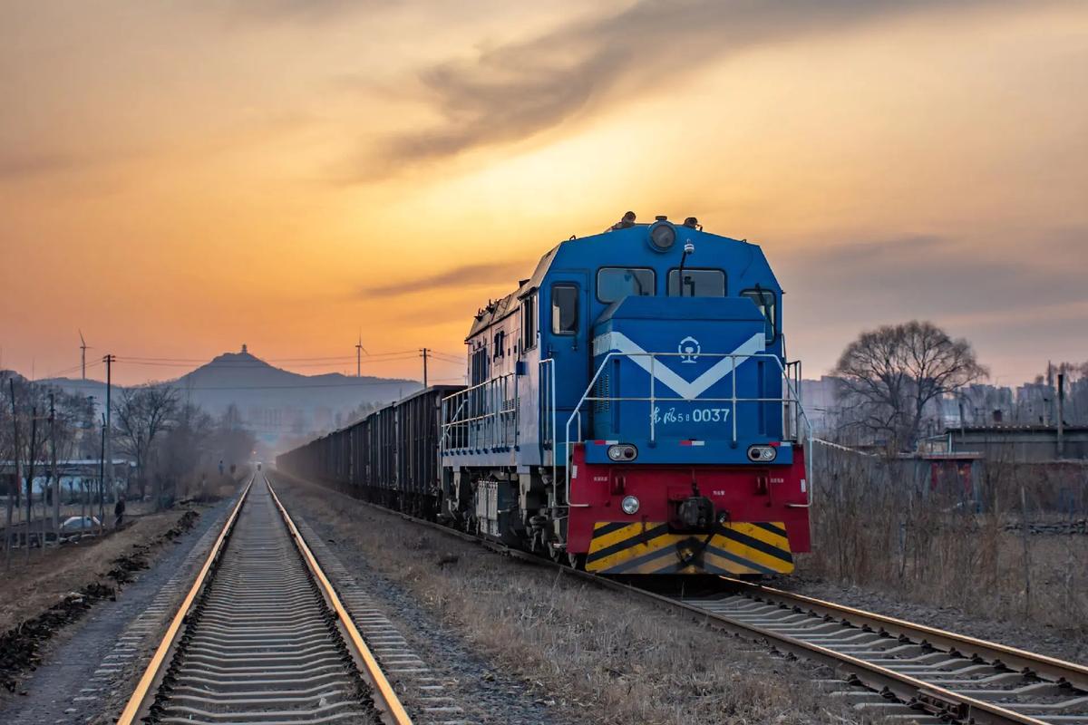 Rail & Train