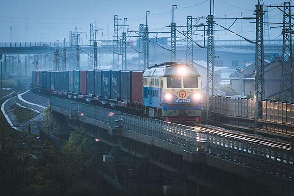 Rail & Train